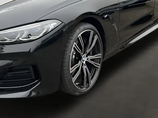 BMW 840