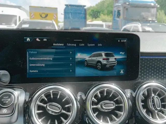 Mercedes-Benz GLB 250