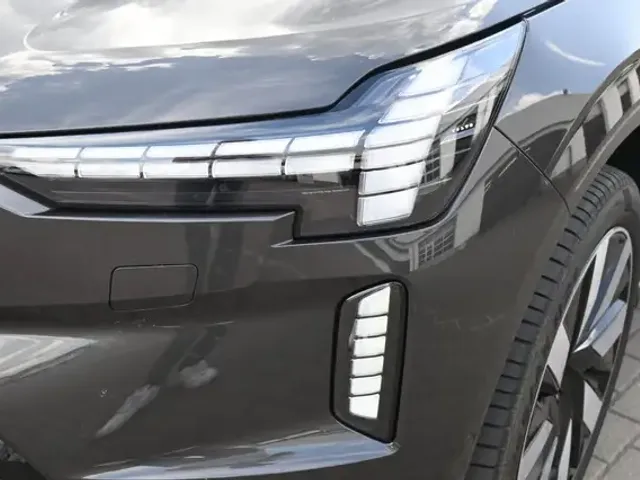 Volvo EX90