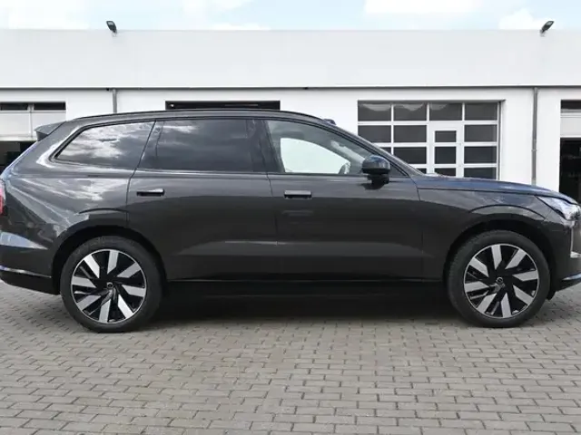 Volvo EX90
