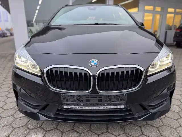 BMW 225