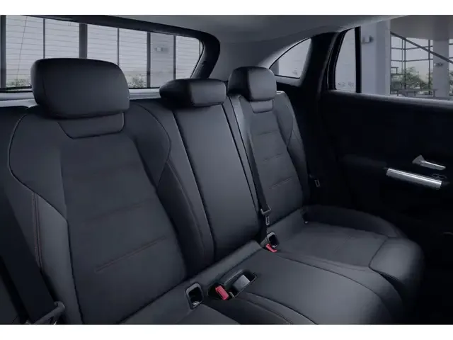 Mercedes-Benz GLA 220