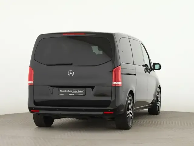 Mercedes-Benz V 220