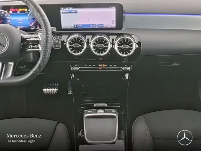 Mercedes-Benz A 220