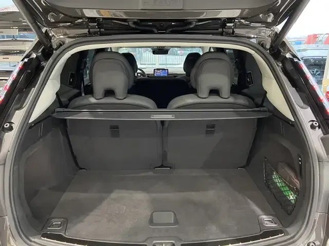Volvo EX90