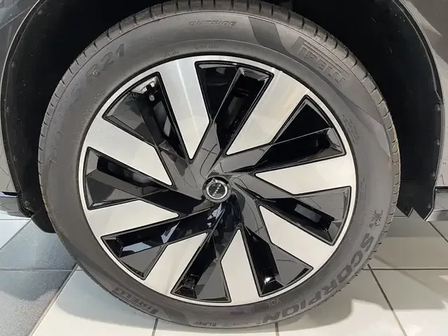 Volvo EX90