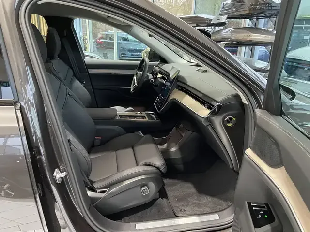 Volvo EX90