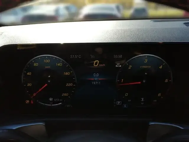 Mercedes-Benz GLB 200