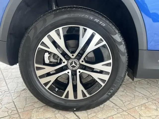 Mercedes-Benz GLA 200