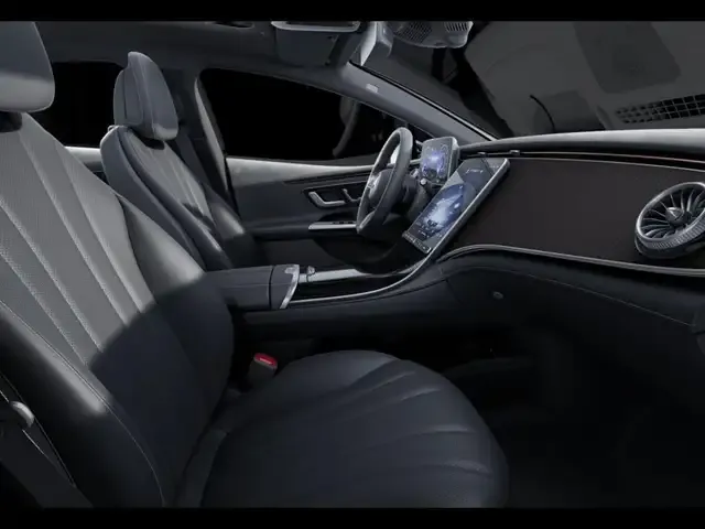 Mercedes-Benz EQE 300