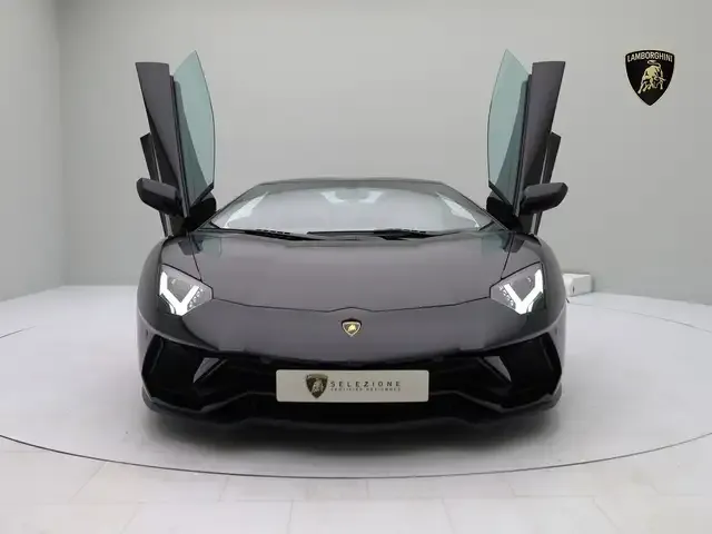 Lamborghini Aventador