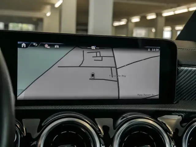 Mercedes-Benz CLA 180
