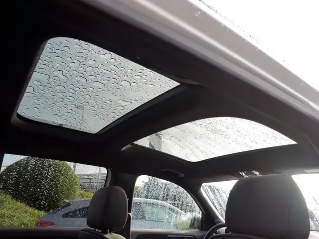 Mercedes-Benz GLB 220