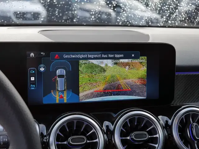 Mercedes-Benz GLB 220