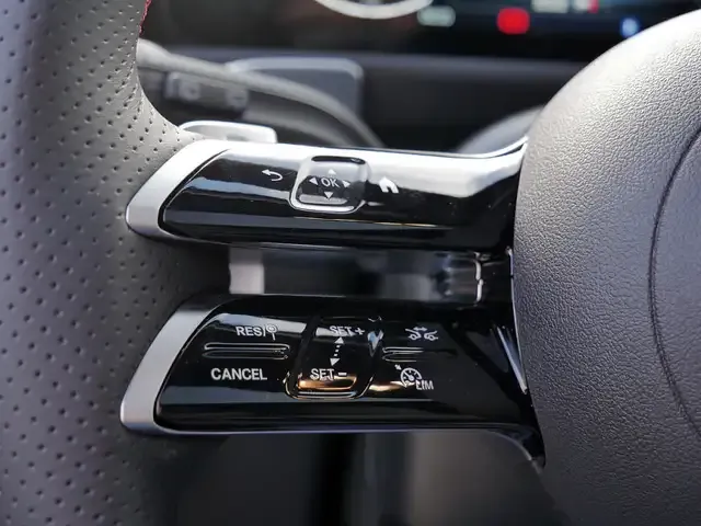 Mercedes-Benz GLB 220