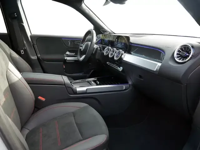 Mercedes-Benz GLB 220