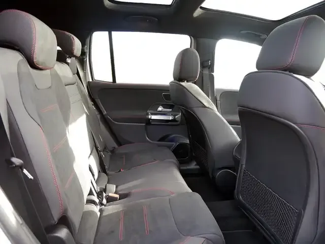 Mercedes-Benz GLB 220