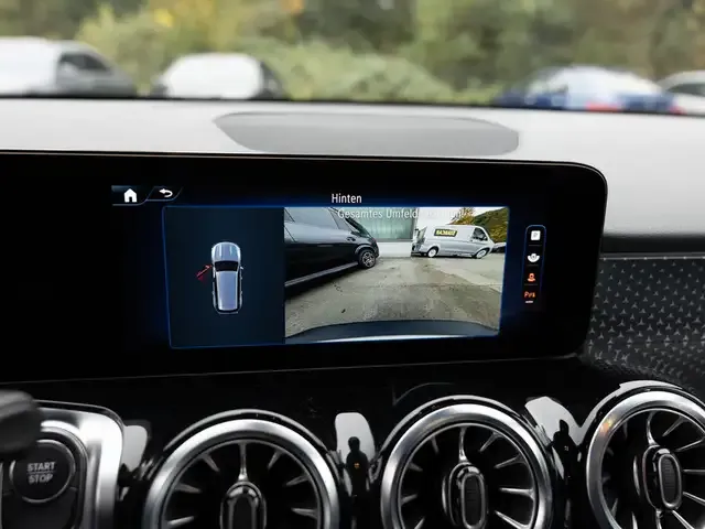 Mercedes-Benz EQB 300