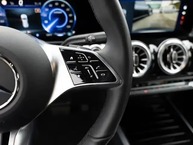 Mercedes-Benz EQB 300