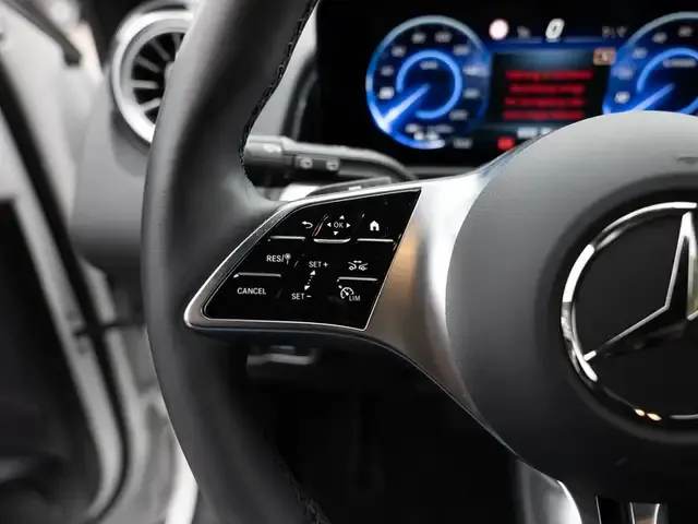 Mercedes-Benz EQB 300