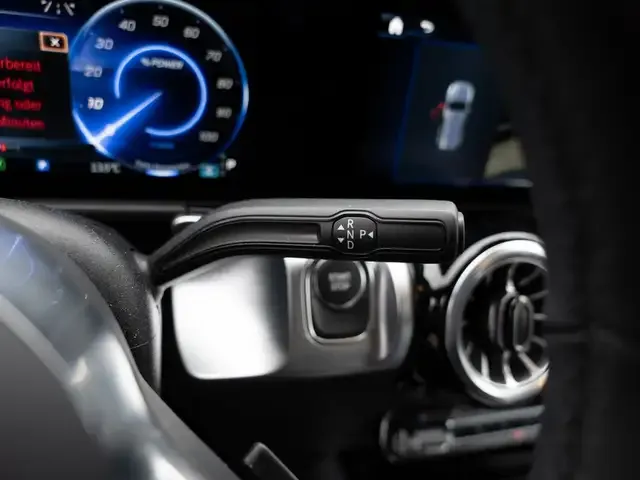 Mercedes-Benz EQB 300