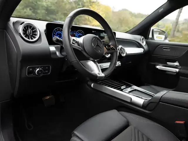 Mercedes-Benz EQB 300