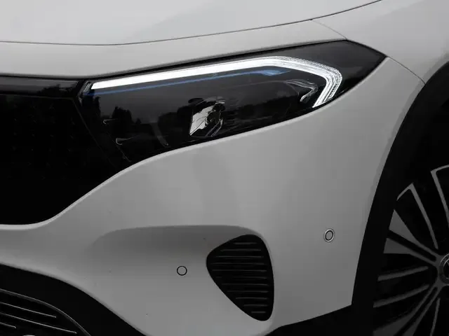 Mercedes-Benz EQB 300