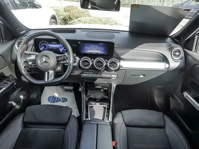 Mercedes-Benz EQB 300