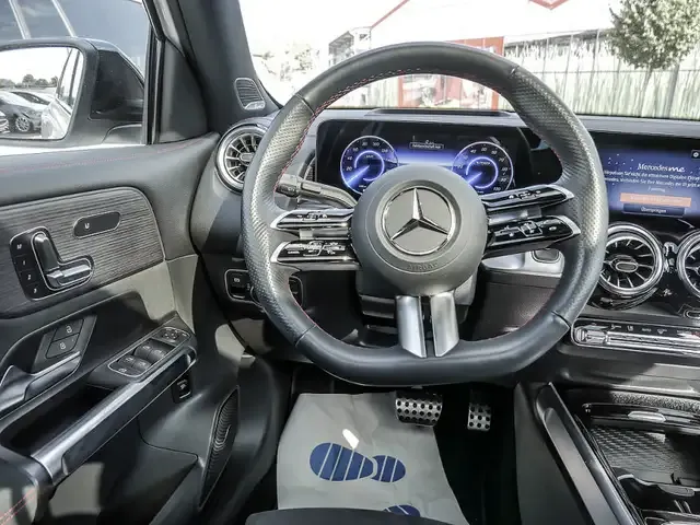 Mercedes-Benz EQB 300