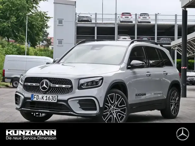 Mercedes-Benz GLB 180