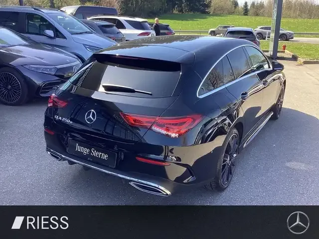 Mercedes-Benz CLA 250