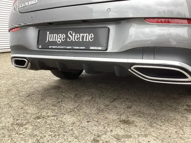 Mercedes-Benz CLA 180