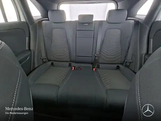 Mercedes-Benz EQA 300