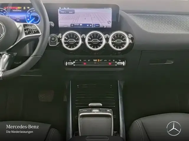 Mercedes-Benz EQA 300