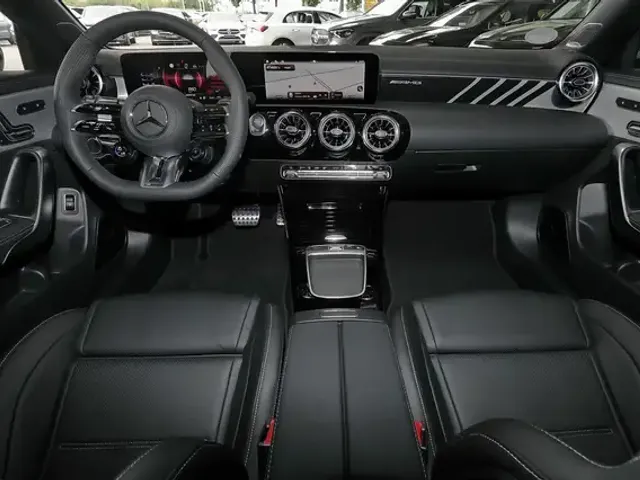 Mercedes-Benz CLA 35 AMG