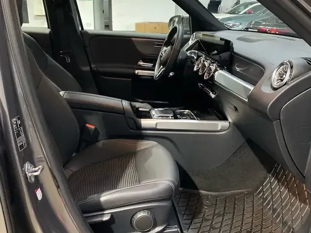 Mercedes-Benz GLB 180