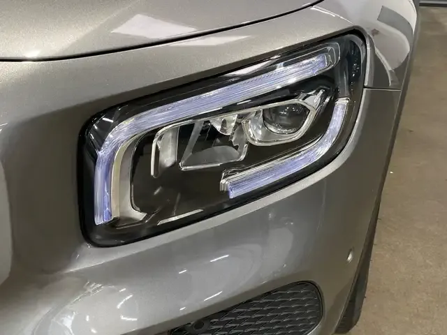 Mercedes-Benz GLB 180