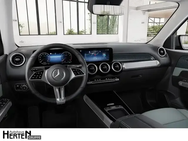 Mercedes-Benz GLB 220