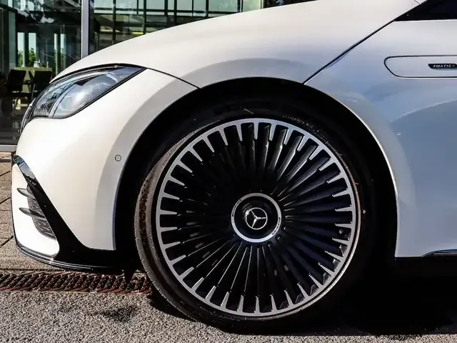 Mercedes-Benz EQE 53