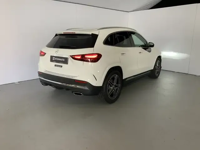 Mercedes-Benz GLA 200