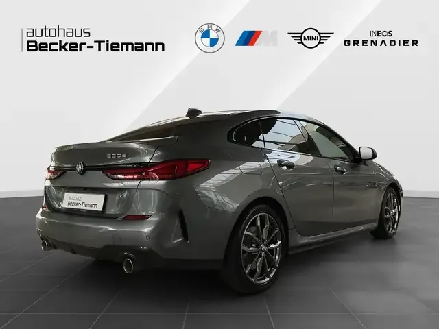 BMW 220