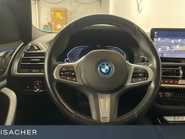 BMW iX3