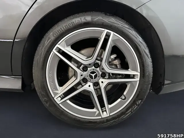 Mercedes-Benz CLA 180