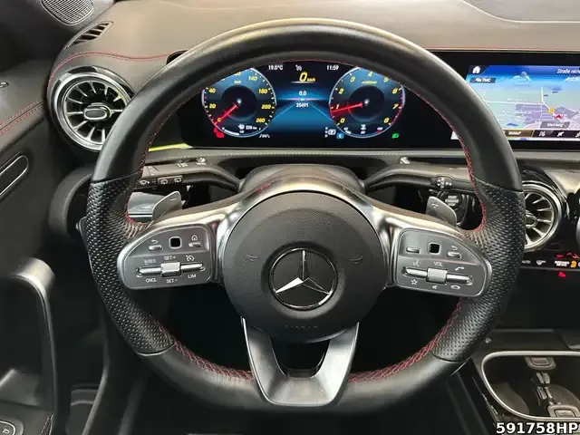 Mercedes-Benz CLA 180