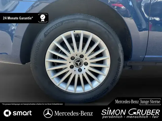 Mercedes-Benz V 220