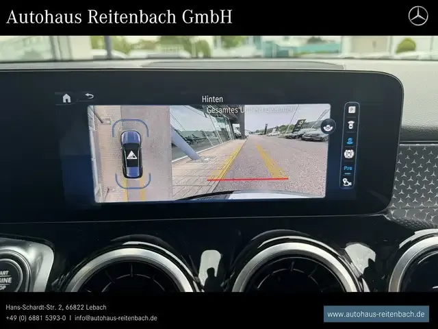 Mercedes-Benz GLB 220