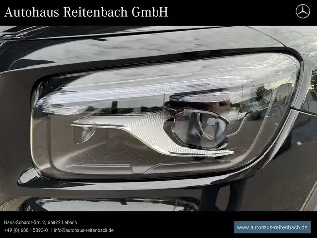 Mercedes-Benz GLB 220