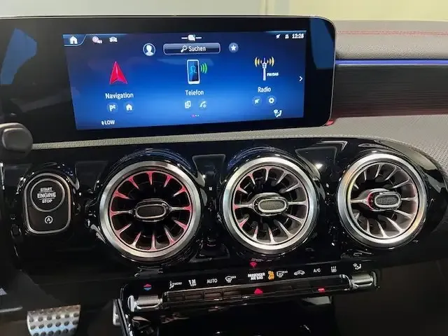 Mercedes-Benz CLA 180