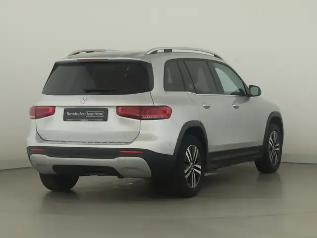 Mercedes-Benz GLB 220