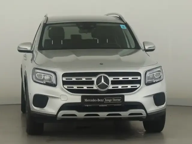 Mercedes-Benz GLB 220